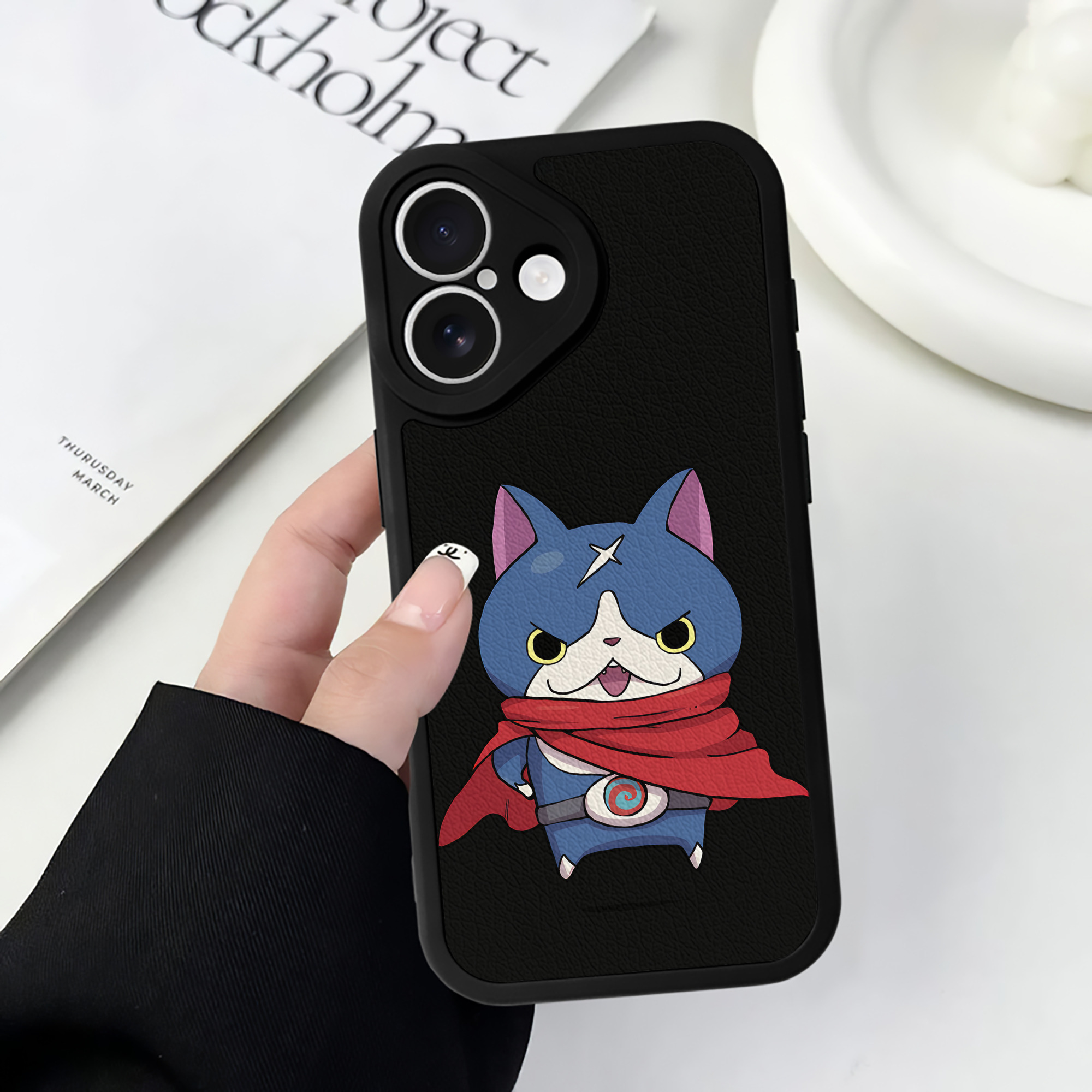 （画像用） 妖怪ウォッチ Yo-kai Watch 【iPhone 16シリーズ対応】シリコンスマホケース（レザー調） 材質：シリコン